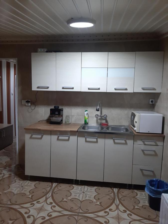 Viktoria Vendeghaz Appartement Miskolc Buitenkant foto